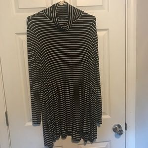 Mossimo black/cream long-sleeve turtleneck top